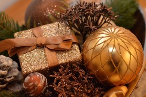 christmas-bauble-1063070_640